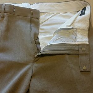 34x30 Hugo Boss Scarpa 100% Virgin Wool Tan Pants.